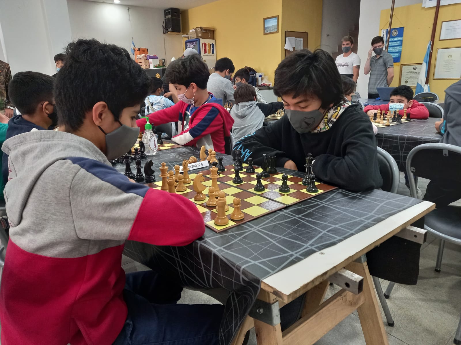 La Escuela de Ajedrez Caleta Olivia organizó un campeonato en instalaciones del Club Rotary