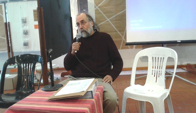 Ediciones Desmesura: Javier Gil presentará hoy un libro con poesías de diferentes escritores patagónicos 