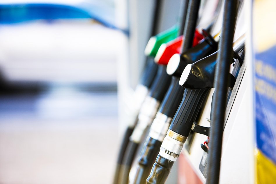 El viernes aplica un impuesto que determinaría el aumento de los combustibles