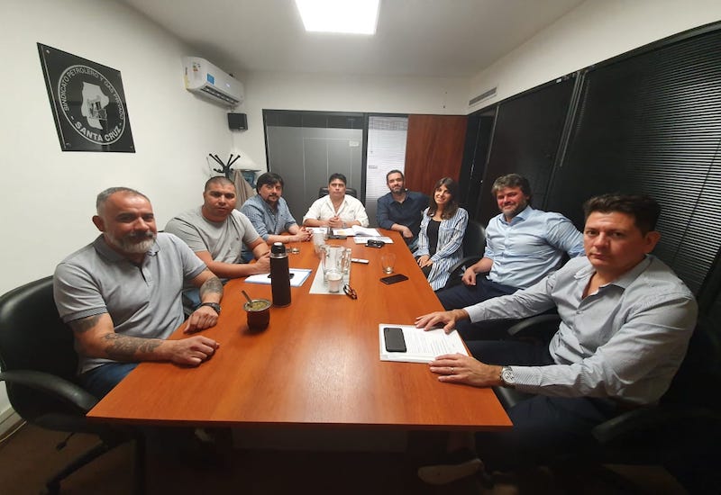 Candidatos a Intendentes de SER presentan plan de desarrollo energético a las operadoras