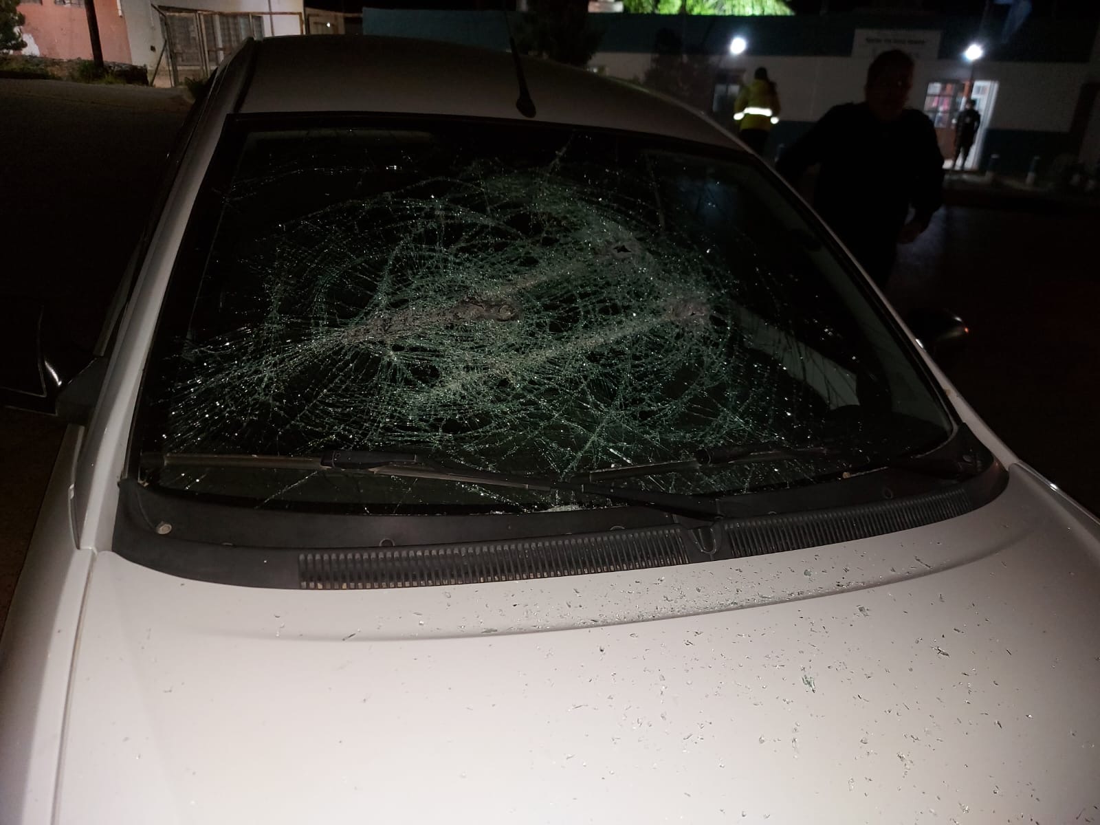 Conflicto: “trabajadores en lucha” gritaron “carnero” y rompieron parabrisas de empleado trabajando