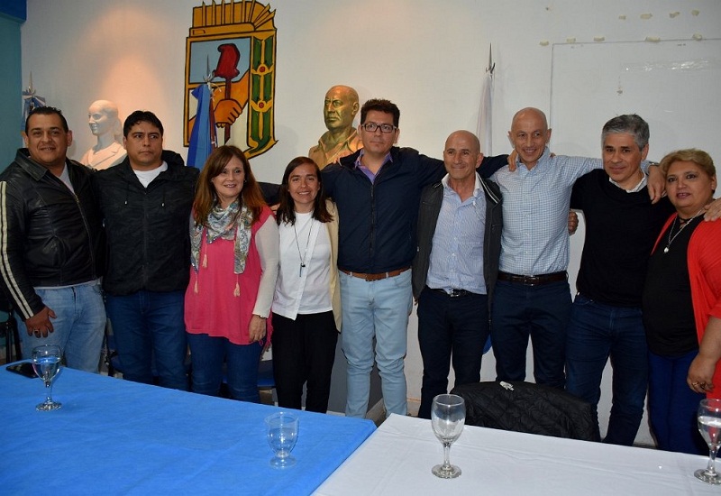 Los candidatos a intendente del Frente de todos firmaron un 