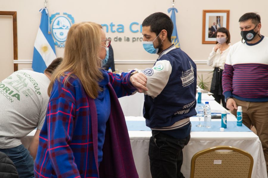 Trabajadores de Puerto Deseado fueron recibidos por la gobernadora Alicia Kirchner 