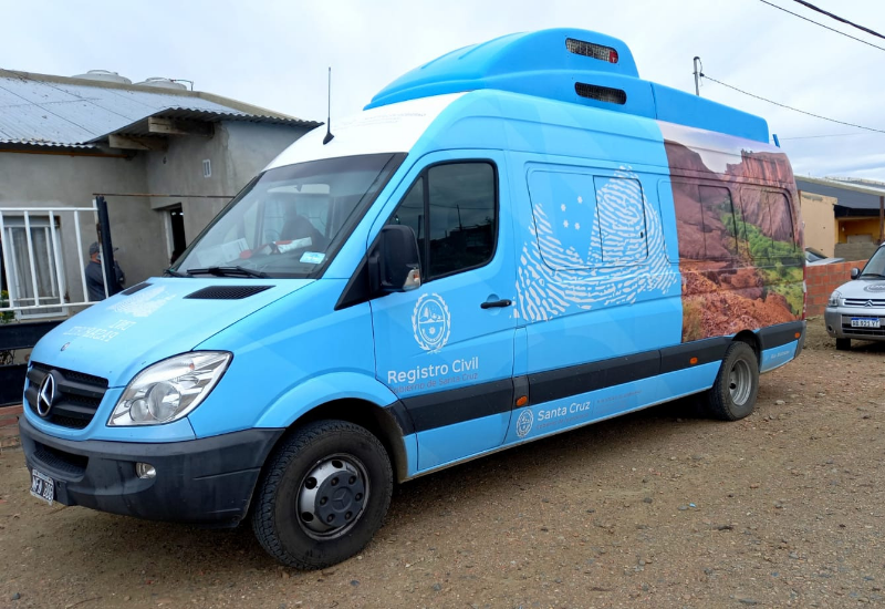 Registro civil móvil en el barrio Esperanza