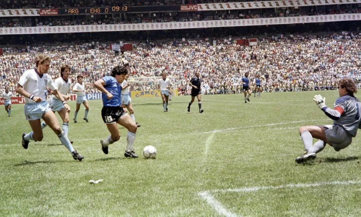 Subastarán la camiseta de Maradona ante Inglaterra en México 86: estiman recaudar 7 millones de dólares