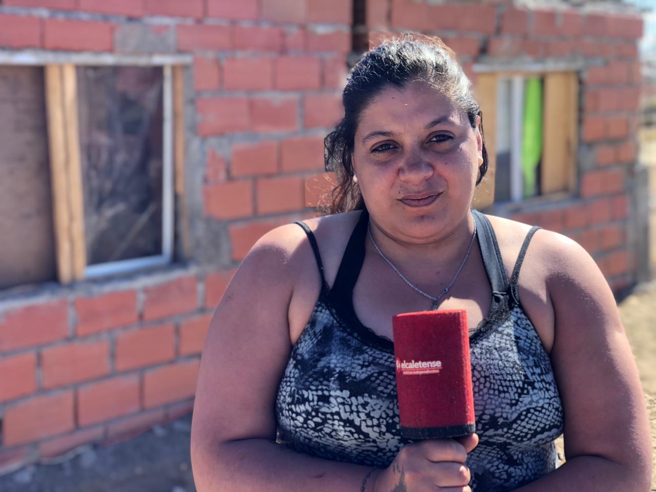 Vecinos del barrio Hípico reclaman conexión eléctrica: “Vivimos a vela y con un grupo electrógeno prestado”