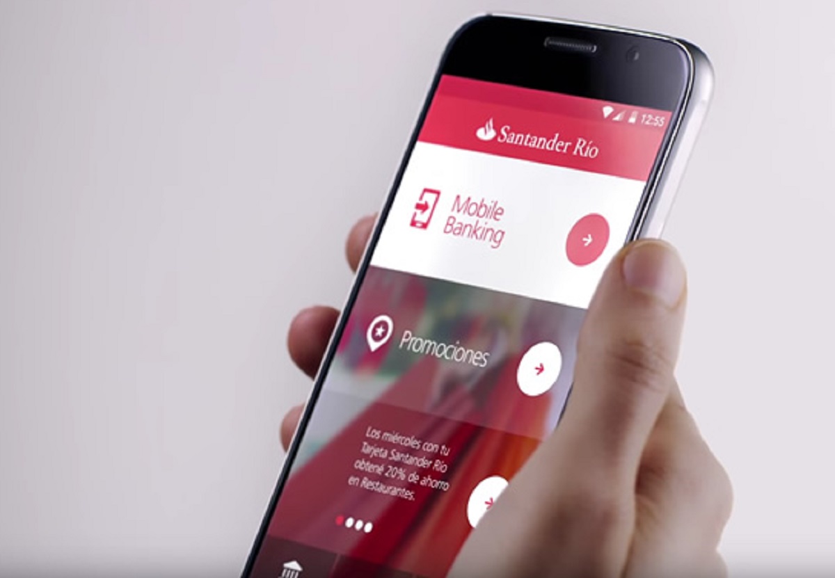 Le robaron documentación, el celular y realizaron compras a su nombre