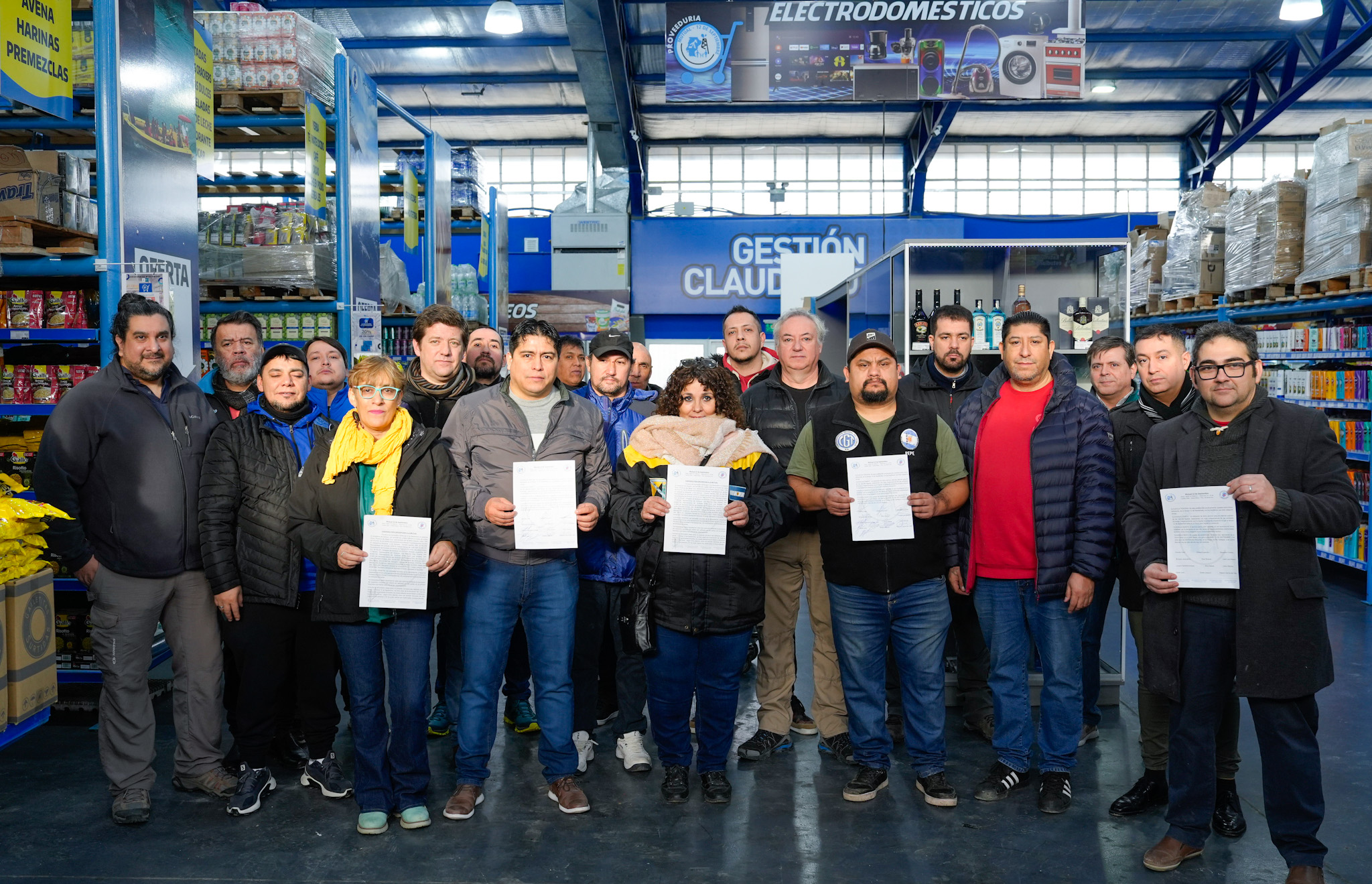 Alimentos más baratos: Vidal amplió la cobertura de las proveedurias a las familias de 11 entidades sindicales