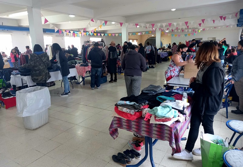 Gran feria americana en el salón de fiestas del club Catamarca