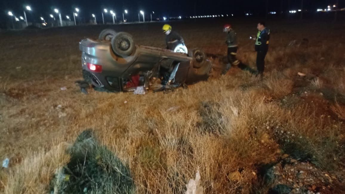Rio Gallegos: Un joven de 25 años perdió el control de su vehículo y volcó 