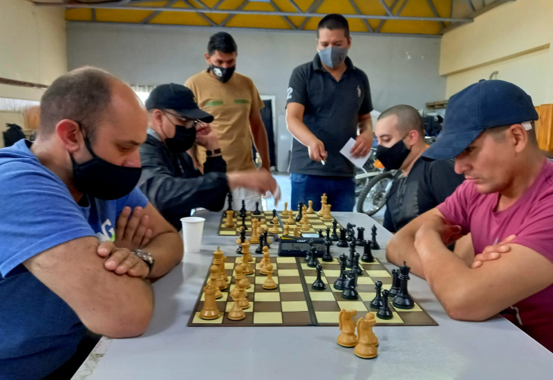 Se llevó a cabo el campeonato de ajedrez de la policía de Santa Cruz