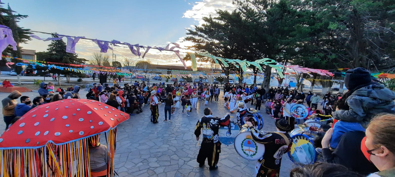 Bases y los Covacheros regalaron un exitoso festejo en el día de la niñez