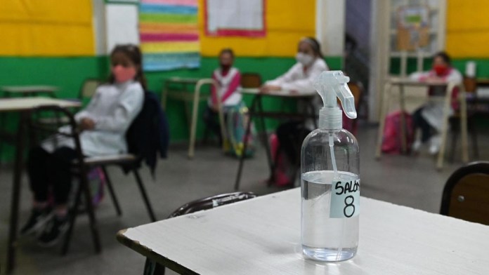 Adosac denuncia que no se cumplen los protocolos: a 10 días del inicio de clases hay 5 casos positivos en las escuelas de Caleta Olivia