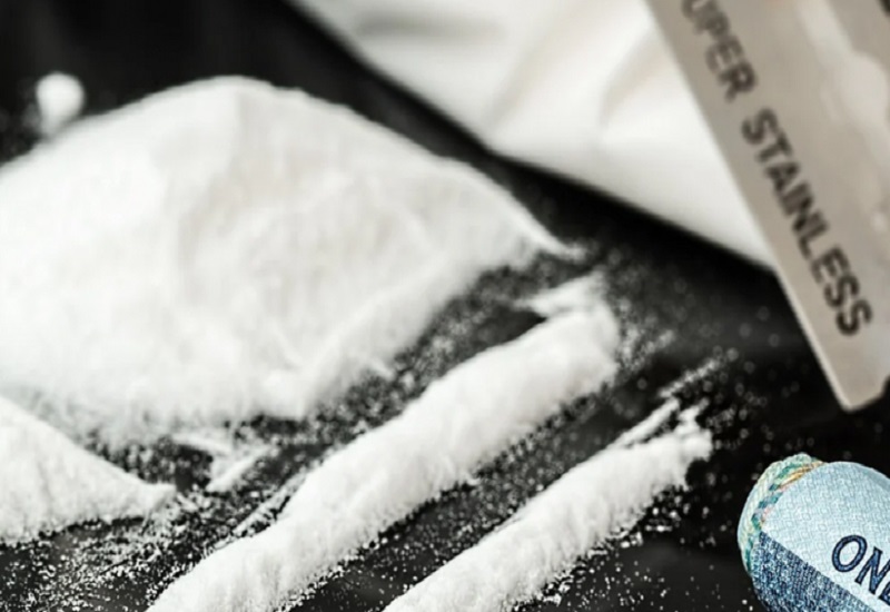 Internaron a cinco personas que habrían consumido cocaína adulterada