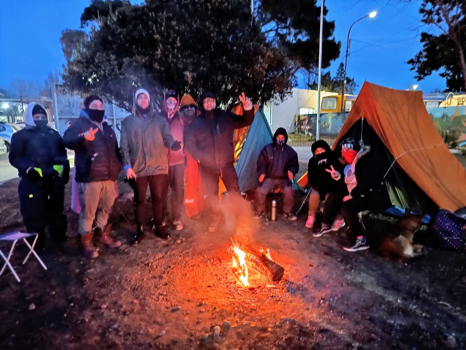 Desocupados iniciaron acampe en el municipio en reclamo de puestos laborales