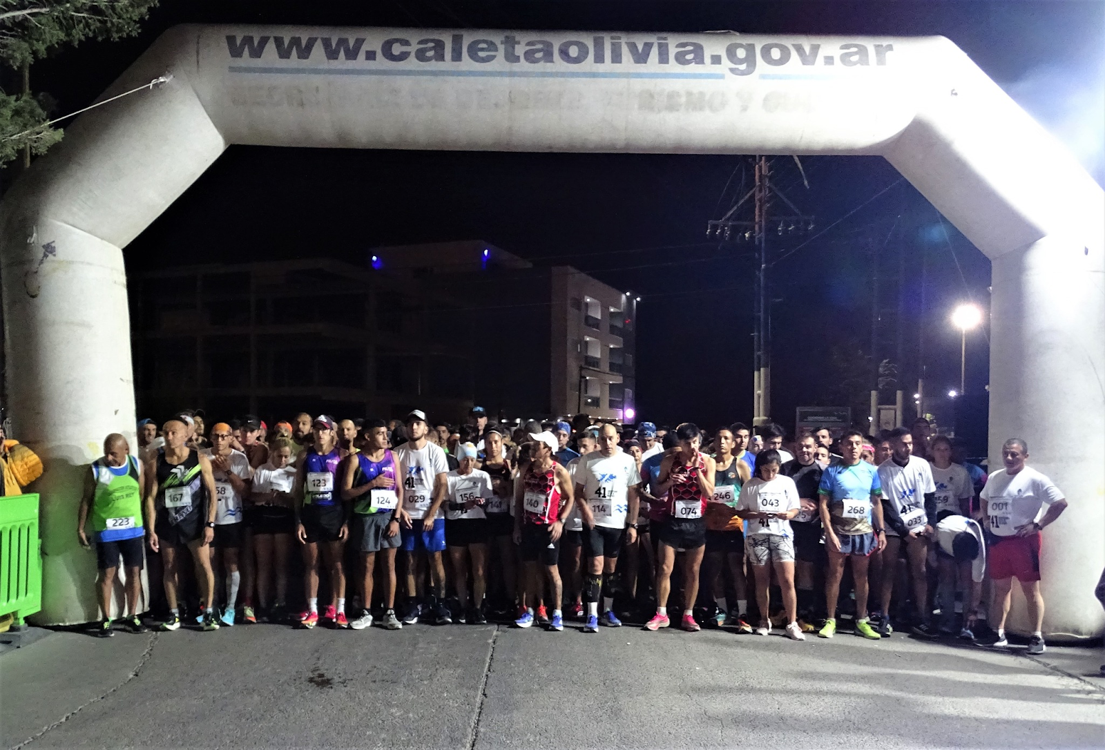 Caleta homenajeó a sus héroes con la Corrida Nocturna 