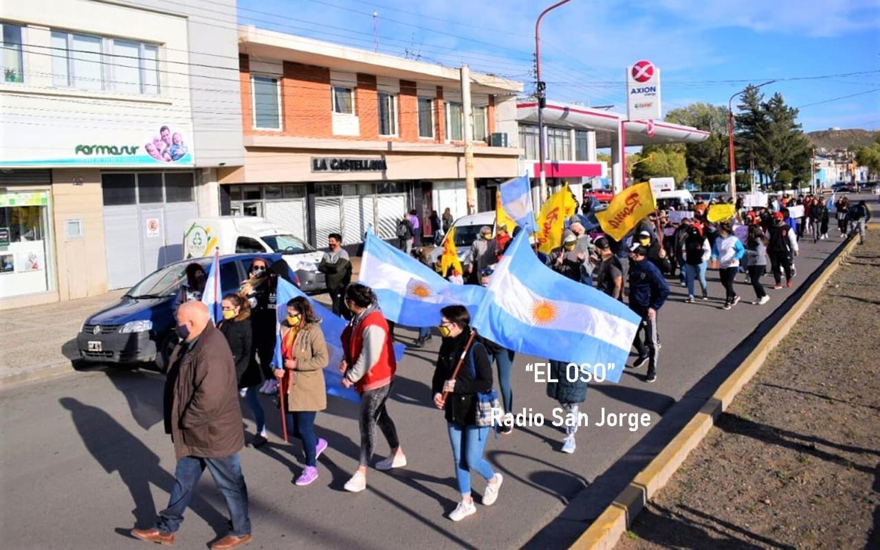 Un grupo de comerciantes de Caleta Olivia convocan a una marcha en reclamo de la continuidad del ASPO y piden que el municipio los atienda 