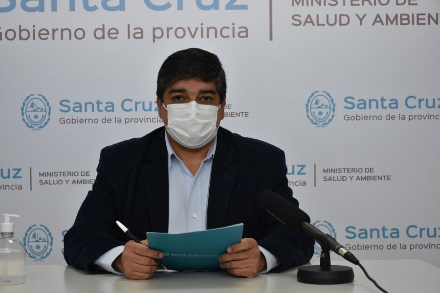 El ministro de Salud dijo que investigan el posible ingreso de la cepa 
