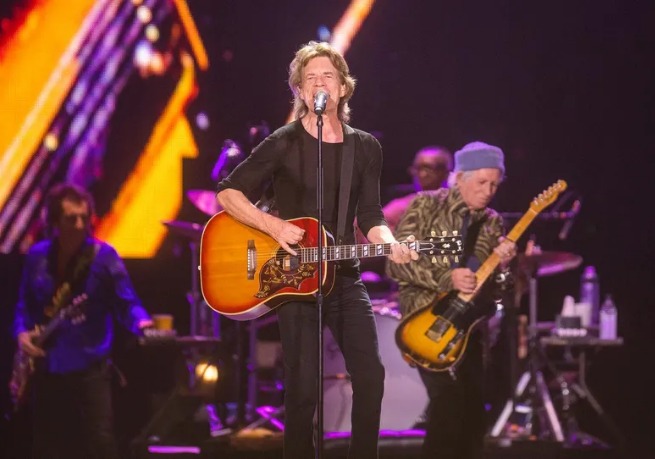 Los Rolling Stones iniciaron su gira por Europa y recordaron a Charlie Watts