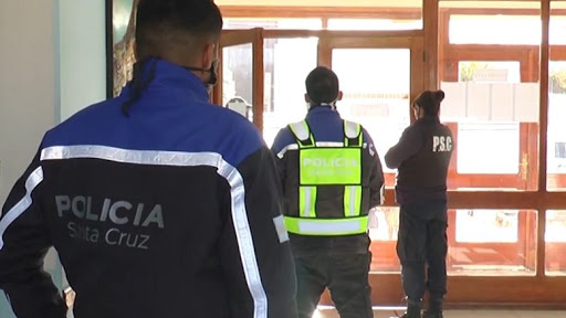 Los referentes de la protesta policial podrían sumarse a la discusión salarial que se retoma este mes