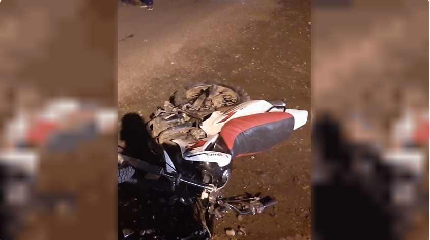 Sarmiento: Un adolescente de 14 años iba de acompañante en una moto y murió aplastado por un camión