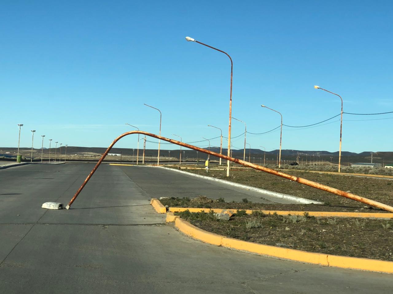 Lo que el viento dejó: Temporal de viento en Caleta Olivia