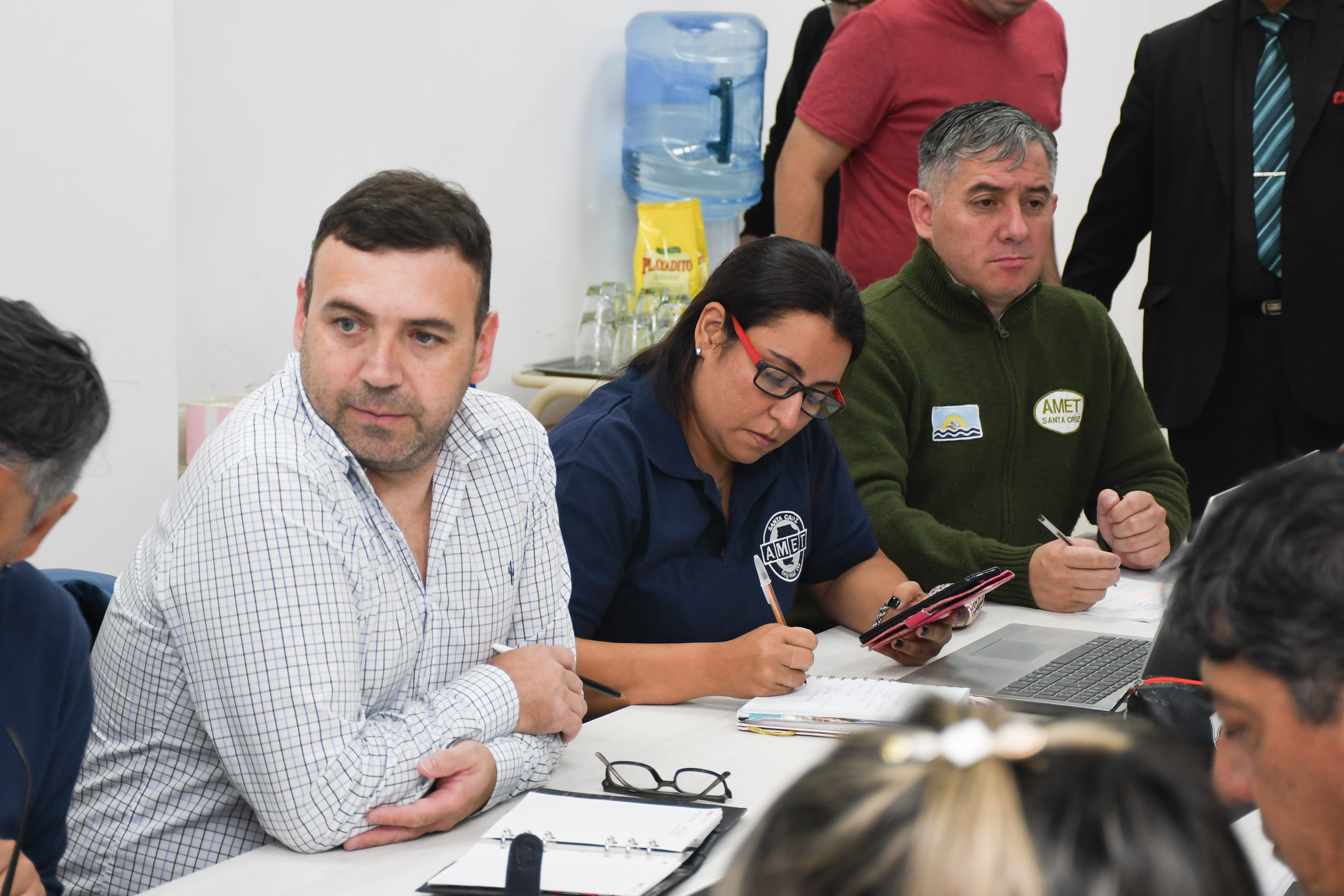 Servicios Públicos trabaja en la iluminación de la calle 22 de Río Gallegos