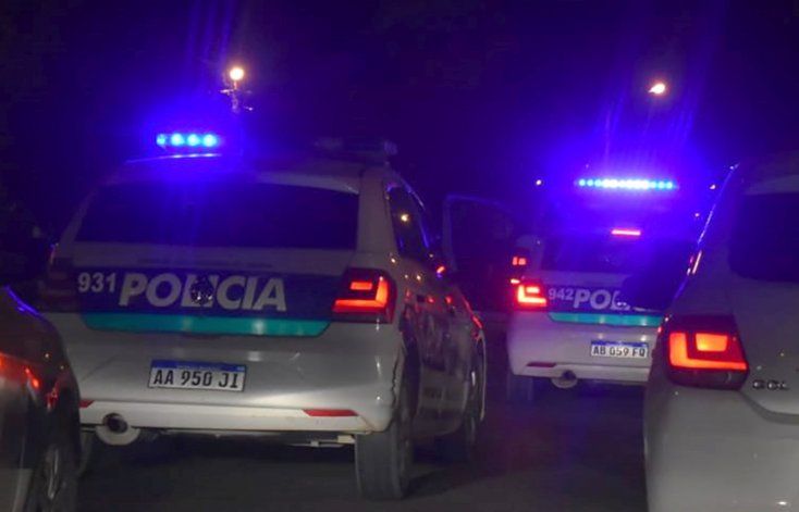 Comodoro Rivadavia: Dejó su auto estacionado, le robaron su celular y más de 20 mil pesos