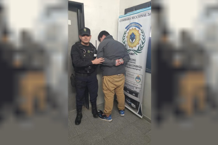 Comodoro Rivadavia: amenazó con un arma a empleados de una farmacia y fue detenido