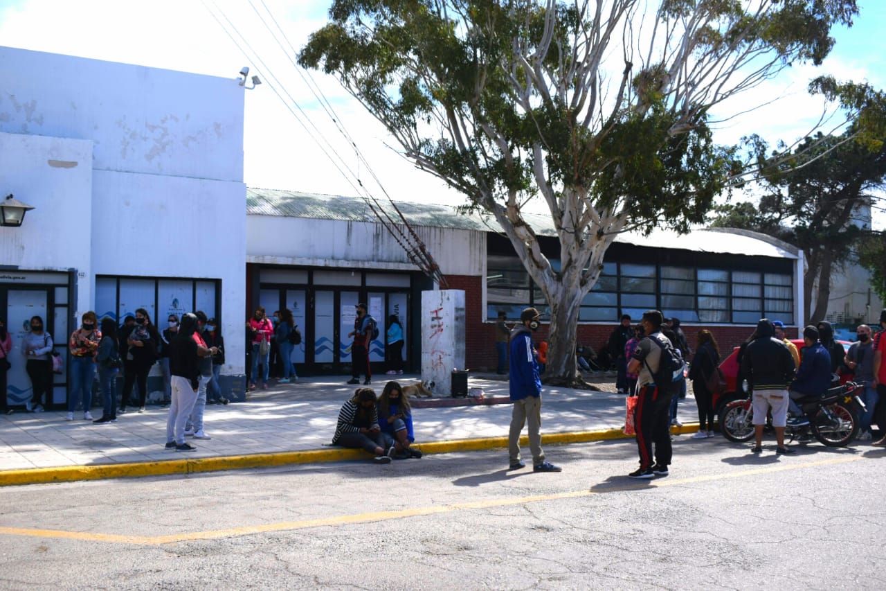 ADOSAC anunció un paro docente de 72 horas para esta semana