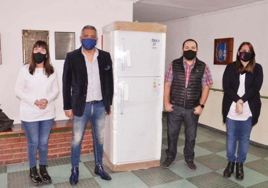 Escándalo de la heladera: Directora de Educación Especial dijo que la sanción a las directivas no fue por la donación