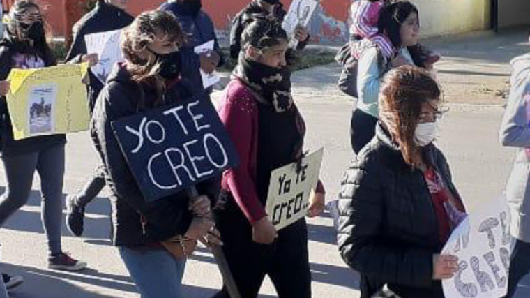 Segunda marcha contra el presunto abusador infantil de Tres Lagos