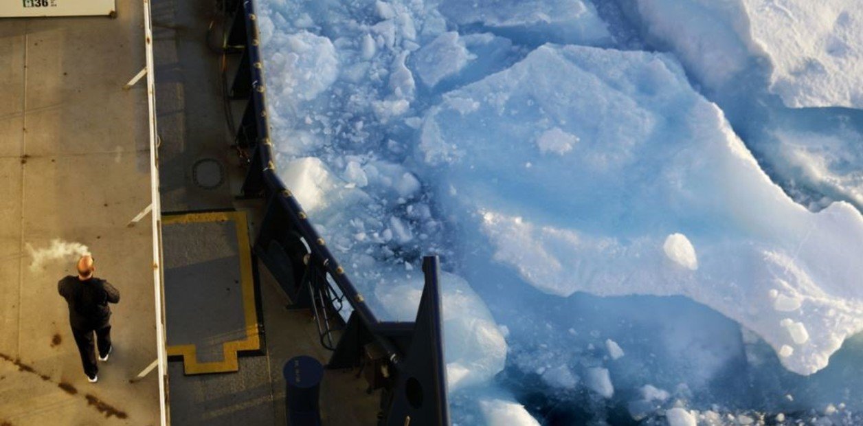 Amenaza global: hallan en el Ártico bacterias que descomponen el petróleo y el diésel