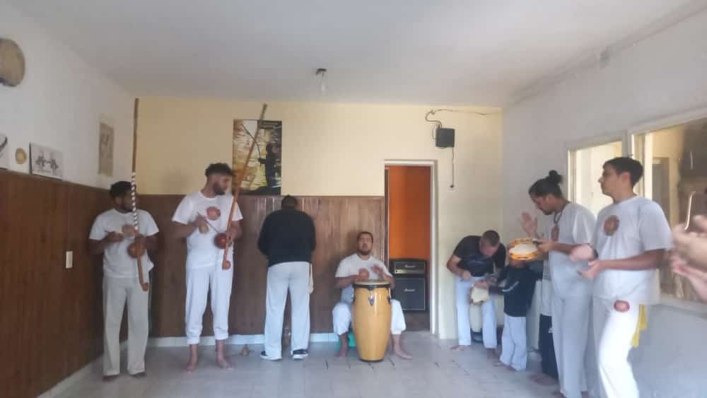 Clases de Capoeira en el Galpón Murguero