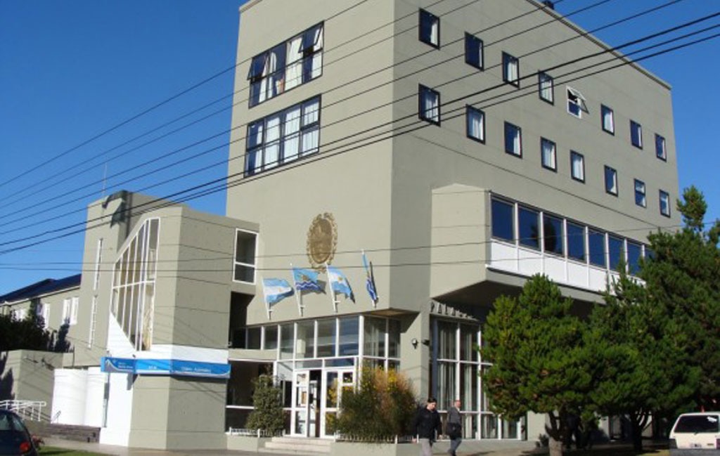 El proyecto para regular honorarios de abogados y procuradores sigue en comisiones