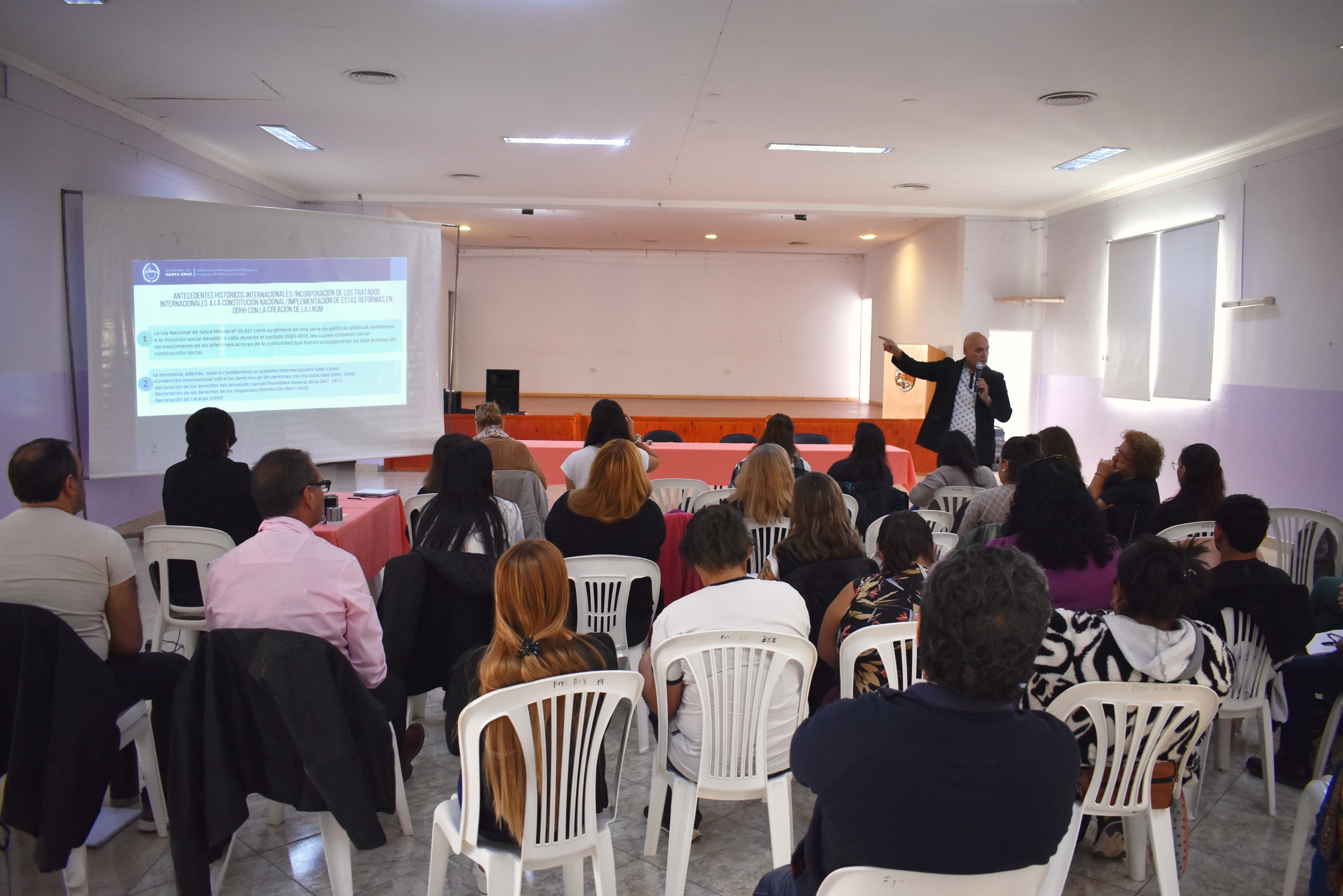 Inician capacitaciones para coordinadores de grupos de ayuda mutua en el interior