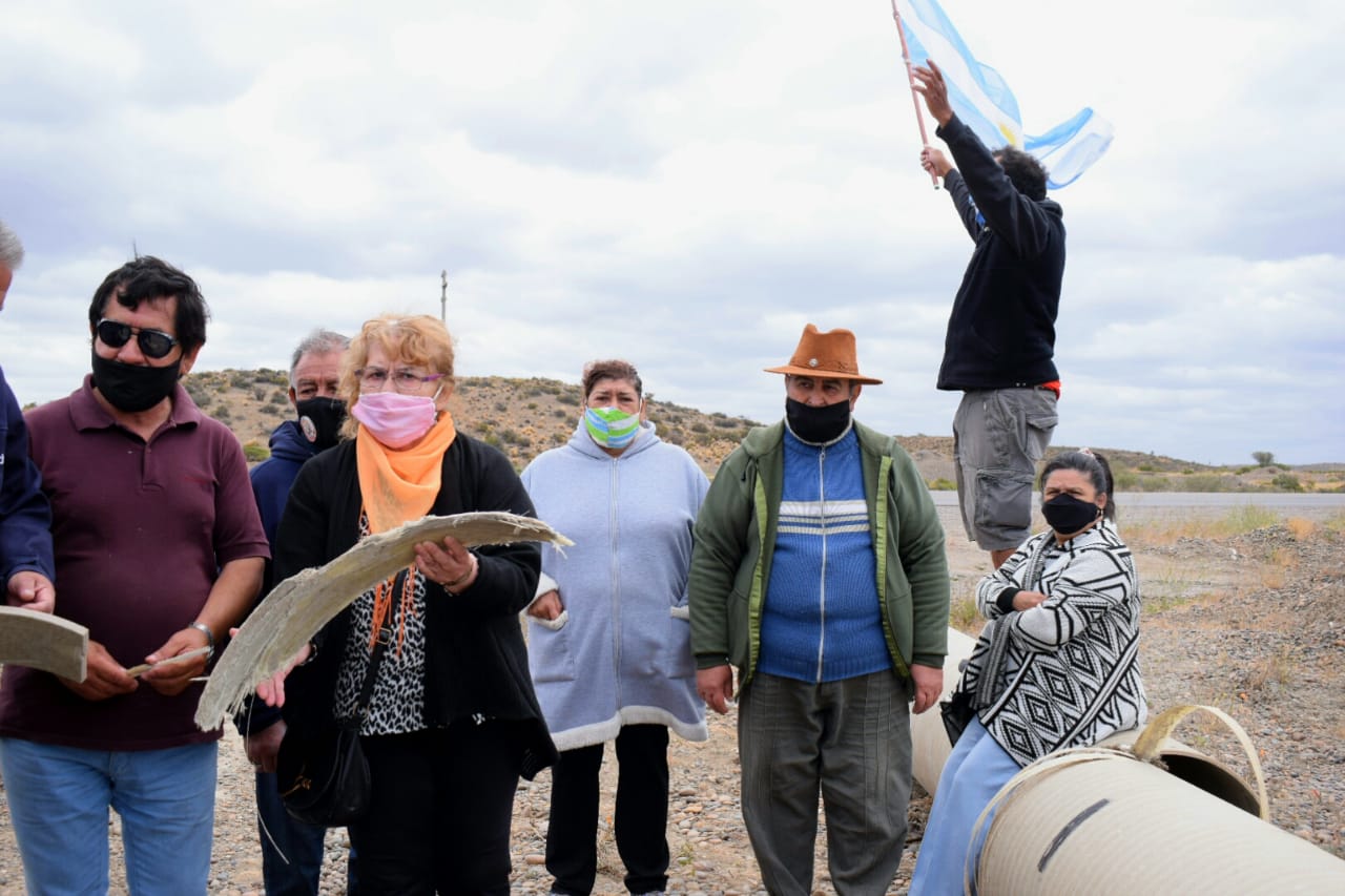[VIDEO] Miembros del grupo de la Asamblea por el Agua visitaron la toma de la planta de ósmosis en obra