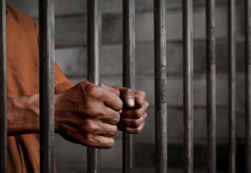 Preso se cosió la boca para ser escuchado: Pide el derecho a la libertad condicional