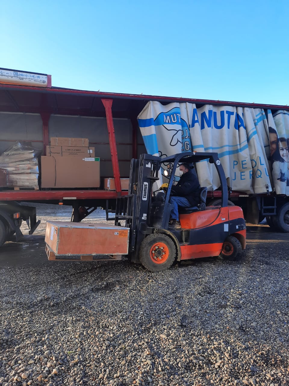 Canes detectaron cannabis en una encomienda enviada desde Buenos Aires a El Calafate