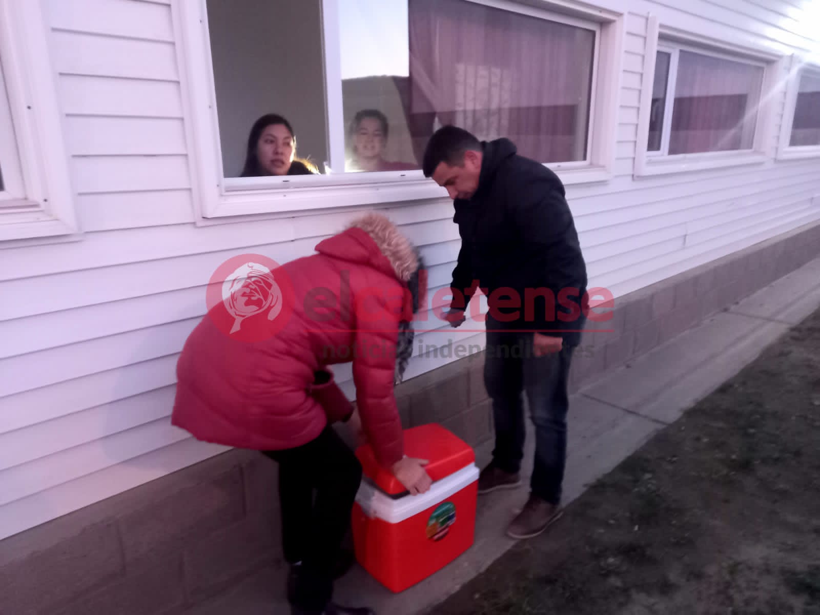 Piñón Fijo hizo vibrar el Complejo Deportivo Municipal junto a las familias caletenses 