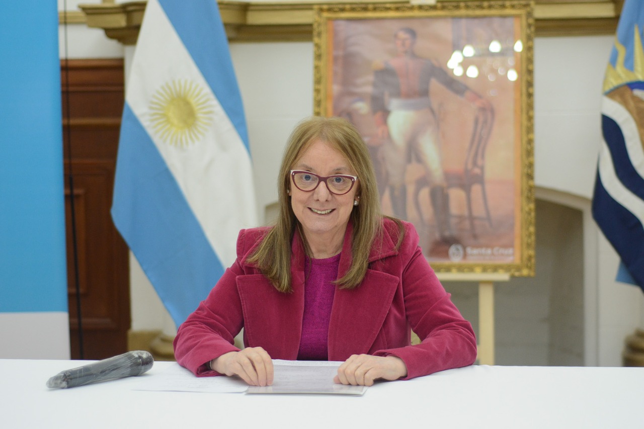 Programa Santa Cruz Protege: anuncian ayuda para pago de salario y créditos para el comercio y los trabajadores