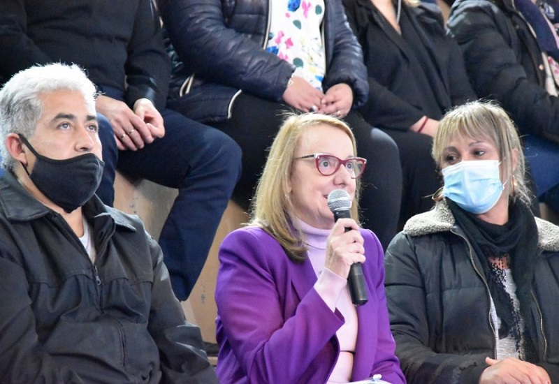  Alicia encabezó el acto de entrega de fortalecimientos a emprendedores de la Economía Social