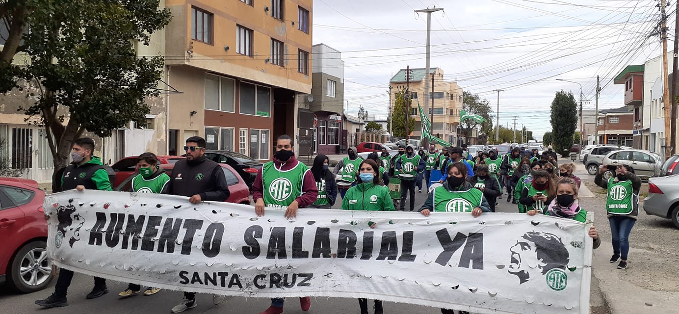  ATE se movilizó en rechazo a la oferta salarial del Gobierno de Santa Cruz