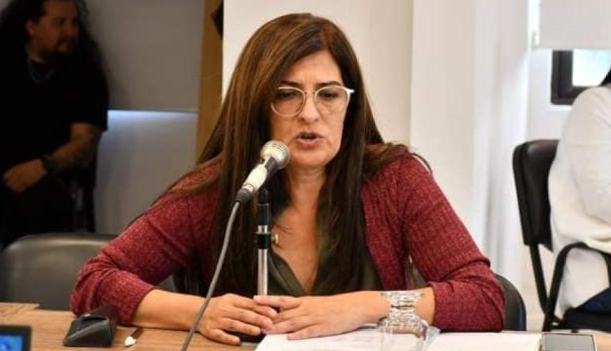 Barrientos sostuvo que el desafuero de Españón debe realizarse en el recinto