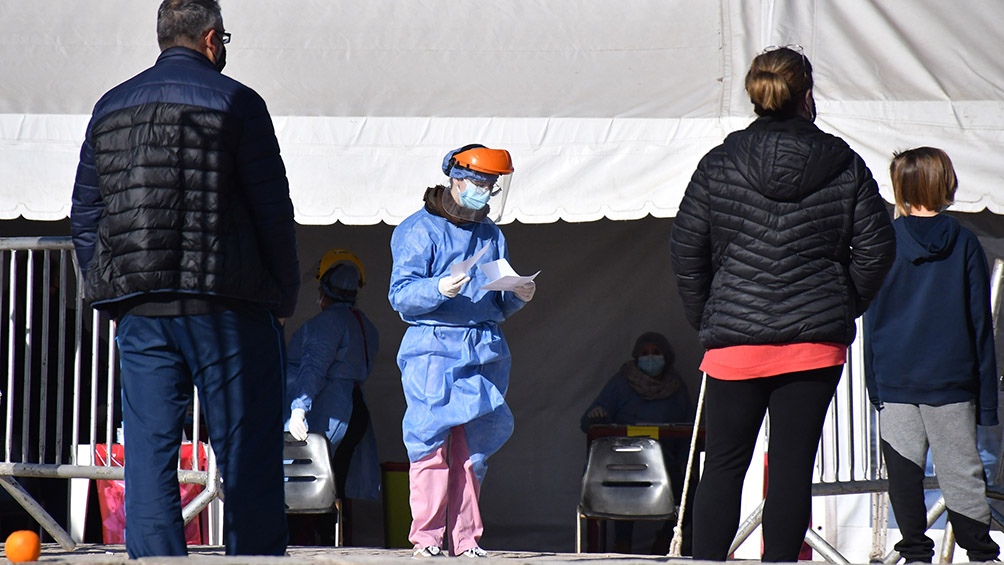 Diecisiete casos, 250 aislados y cinco detenidos por la variante Delta en Córdoba