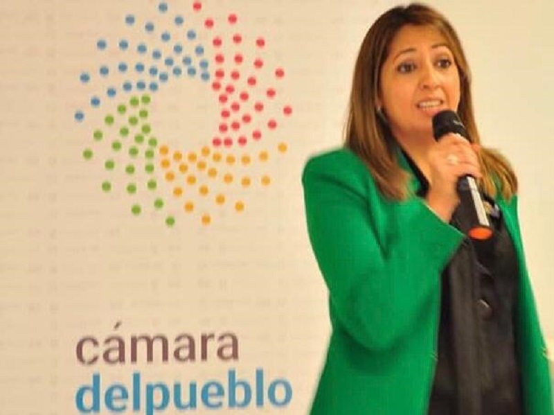 Gabriel Galarza: “El financiamiento impulsara el desarrollo de Santa Cruz y dará margen para mejorar los salarios de los trabajadores y trabajadoras estatales”