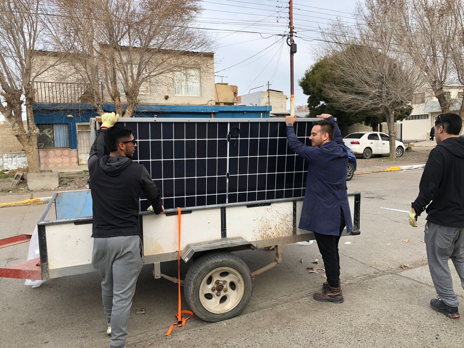 Instalan 36 paneles solares en las Escuelas Industriales N°1 de Caleta Olivia y N°10 de Pico Truncado