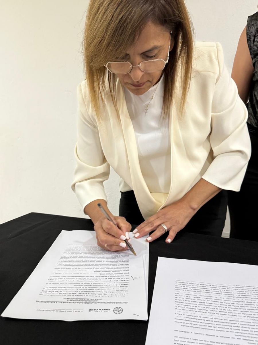 Educación continúa fortaleciendo el mantenimiento edilicio en Los Antiguos