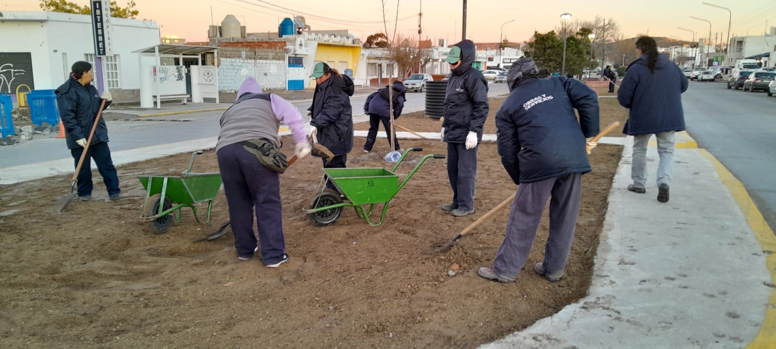 Cañadón Seco vivió una noche de arte, música y reflexión con propuestas culturales abiertas a la comunidad