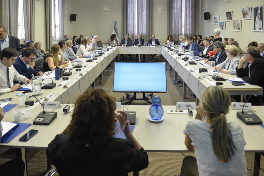 Santa Cruz reafirmó el compromiso del Gobierno con la alfabetización